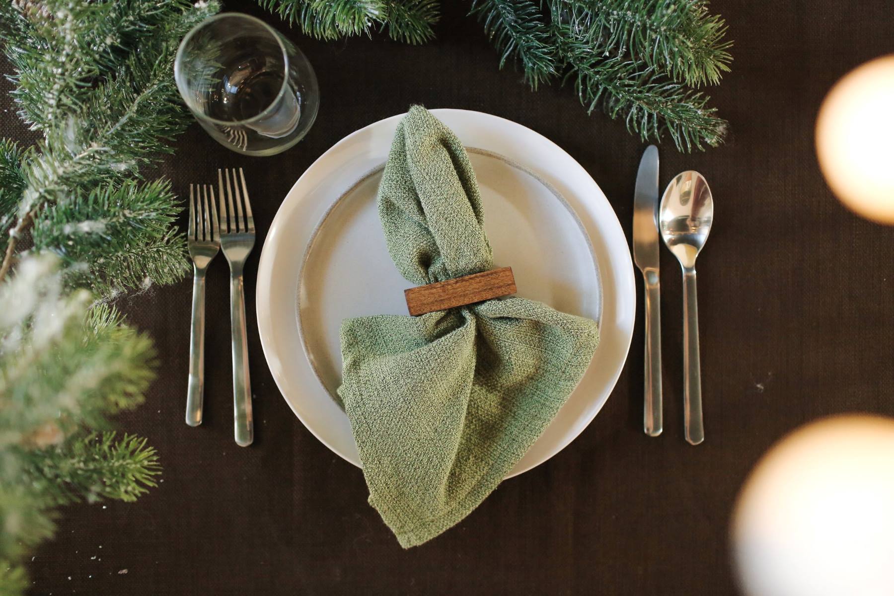 How To Set A Table With Napkin Rings